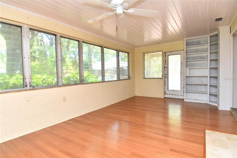 Picture of 1125 N Mc Donald St, Mount Dora FL 32757