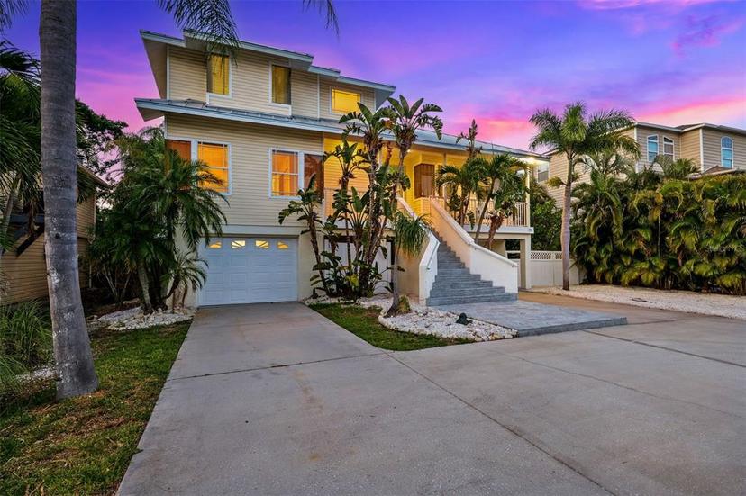 Picture of 294 Kentucky Avenue, Crystal Beach FL 34681