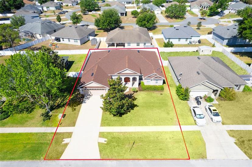 Picture of 36300 Grand Island Oaks Circle, Grand Island FL 32735
