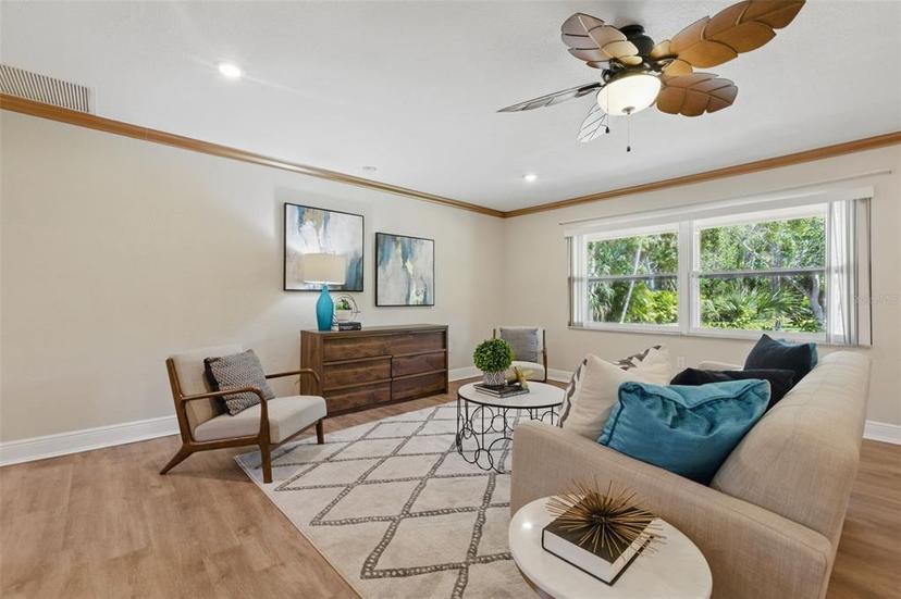 Picture of 4926 Camellia Way S, St Petersburg FL 33705