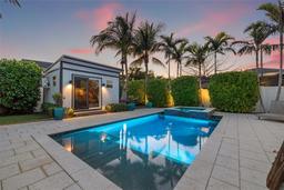 Picture of 546 Rafael Boulevard Ne, St Petersburg, FL 33704