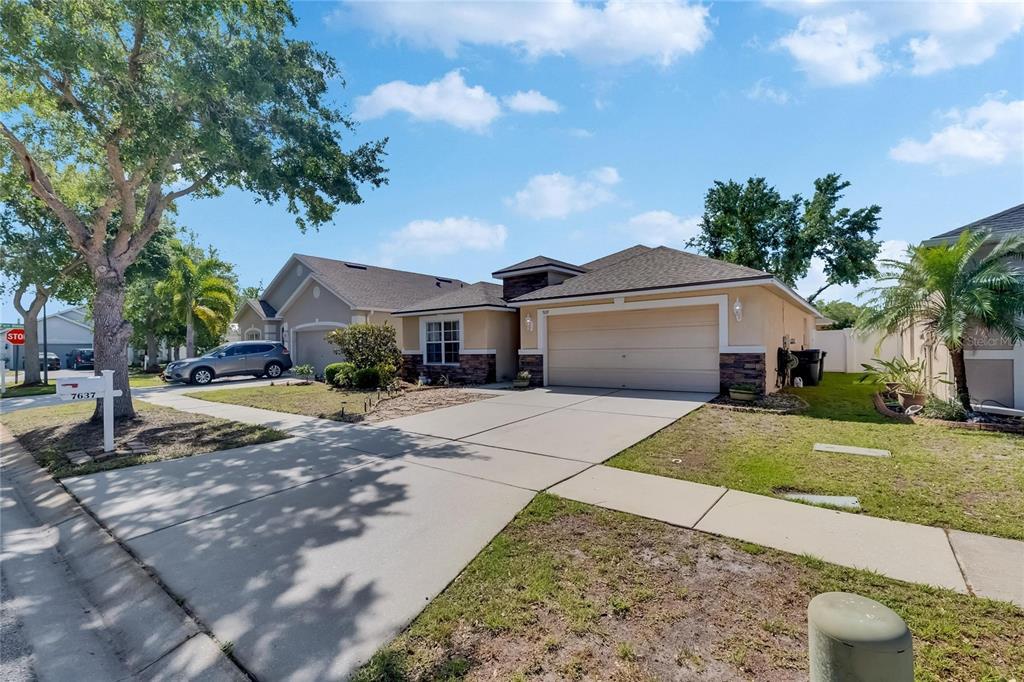 Picture of 7637 Wood Violet Drive, Gibsonton, FL 33534
