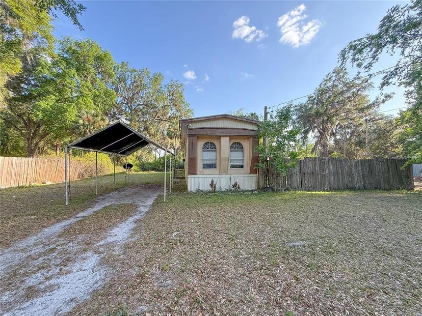 Picture of 1897 Cr 428, Lake Panasoffkee FL 33538