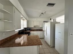 Picture of 3599 66Th Way N, St Petersburg, FL 33710