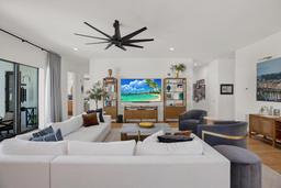 Picture of 5924 Bayview Circle S, Gulfport, FL 33707