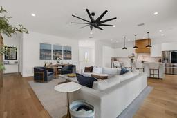 Picture of 5924 Bayview Circle S, Gulfport, FL 33707