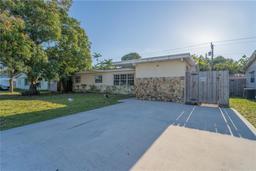 Picture of 230 N 69Th Way, Hollywood, FL 33024
