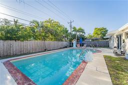 Picture of 230 N 69Th Way, Hollywood, FL 33024