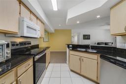 Picture of 725 Crest Pines Drive Unit 422, Orlando, FL 32828