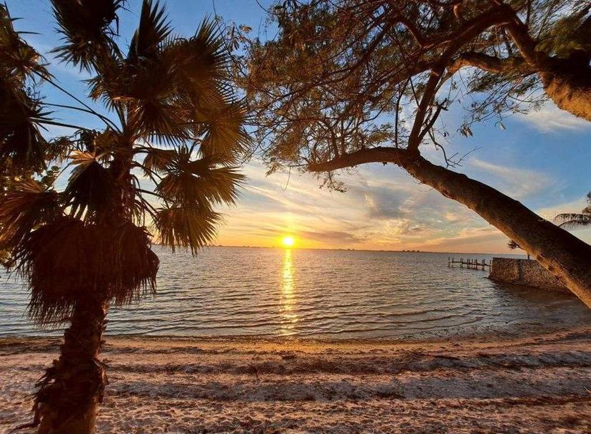 Picture of 3001 Bay Shore Circle, Sarasota FL 34234