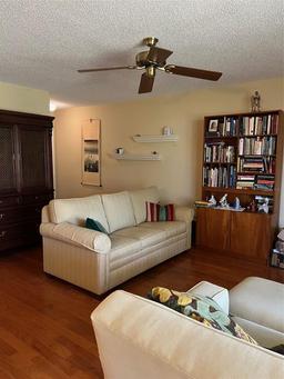 Picture of 8405 Laurelon Place Unit Na, Temple Terrace, FL 33637