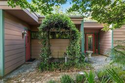 Picture of 4714 NW 19Th Place, Gainesville, FL 32605