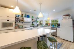 Picture of 310 NW 8Th Street, Gainesville, FL 32601