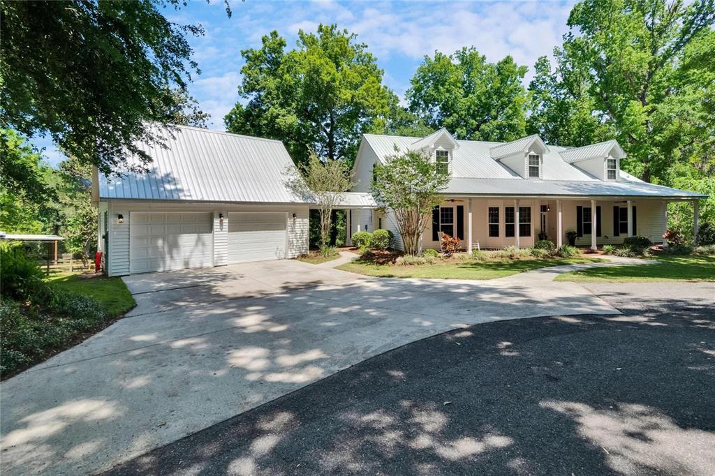 Picture of 16420 Iola Woods Trail, Dade City, FL 33523