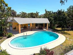 Picture of 337 Harbor Drive S, Venice, FL 34285