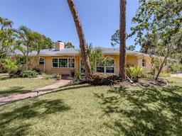 Picture of 337 Harbor Drive S, Venice, FL 34285