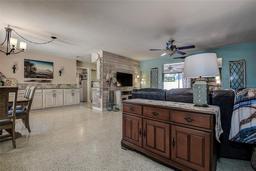 Picture of 5931 33 Avenue N, St Petersburg, FL 33710