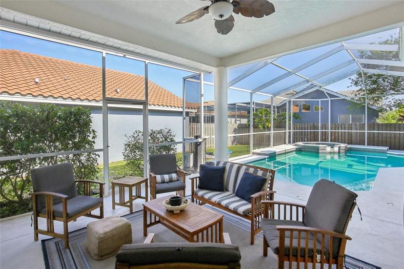 Picture of 915 Live Oak Terrace Ne, St Petersburg FL 33703