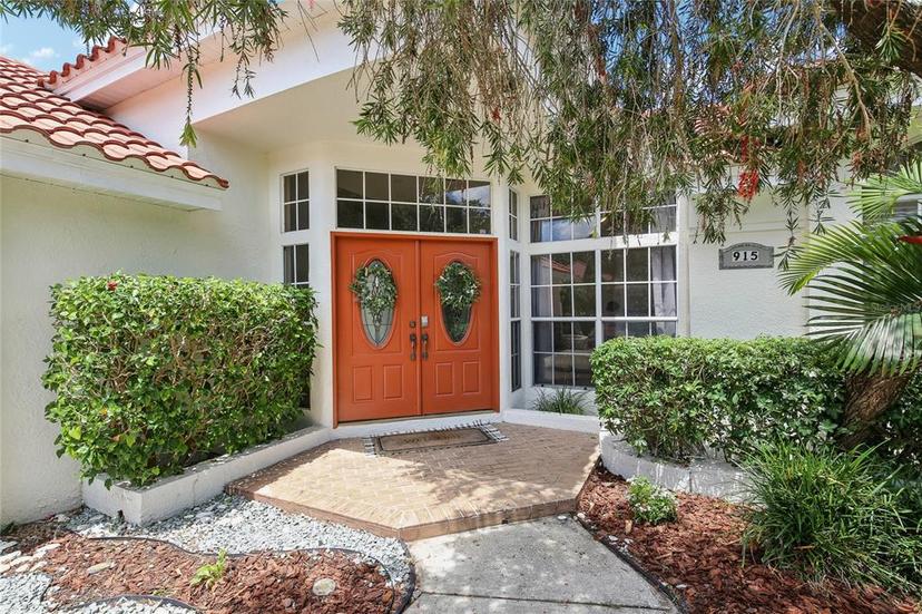 Picture of 915 Live Oak Terrace Ne, St Petersburg FL 33703