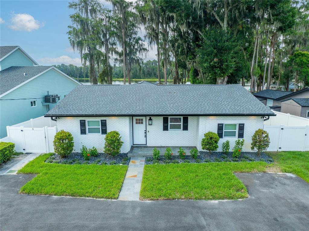 Picture of 2701 W Lutz Lake Fern Rd Road W, Lutz, FL 33558