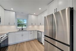 Picture of 2701 W Lutz Lake Fern Rd Road W, Lutz, FL 33558