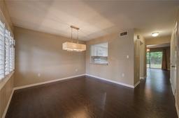 Picture of 918 Sunridge Drive Unit E-4, Sarasota, FL 34234
