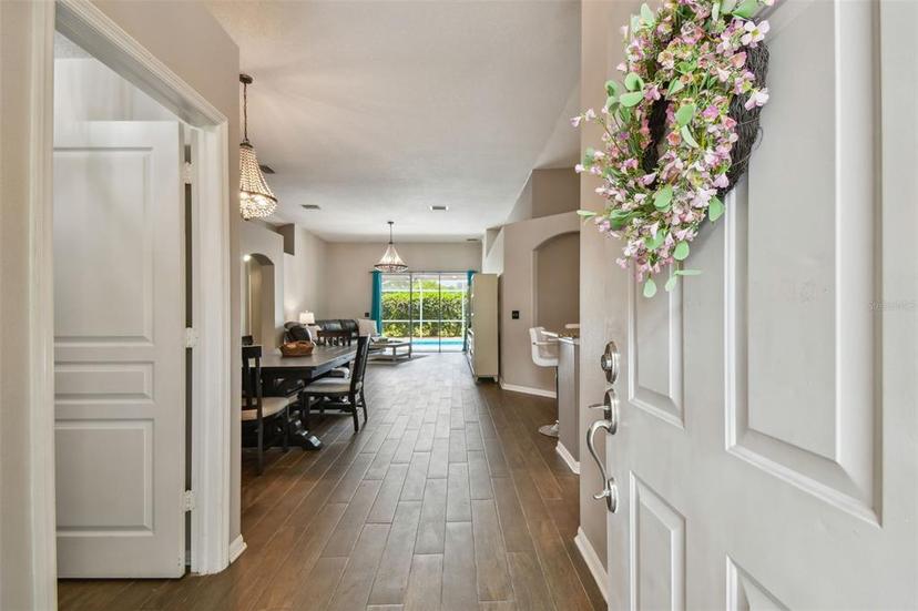 Picture of 6006 Chellas Court, Lutz FL 33558