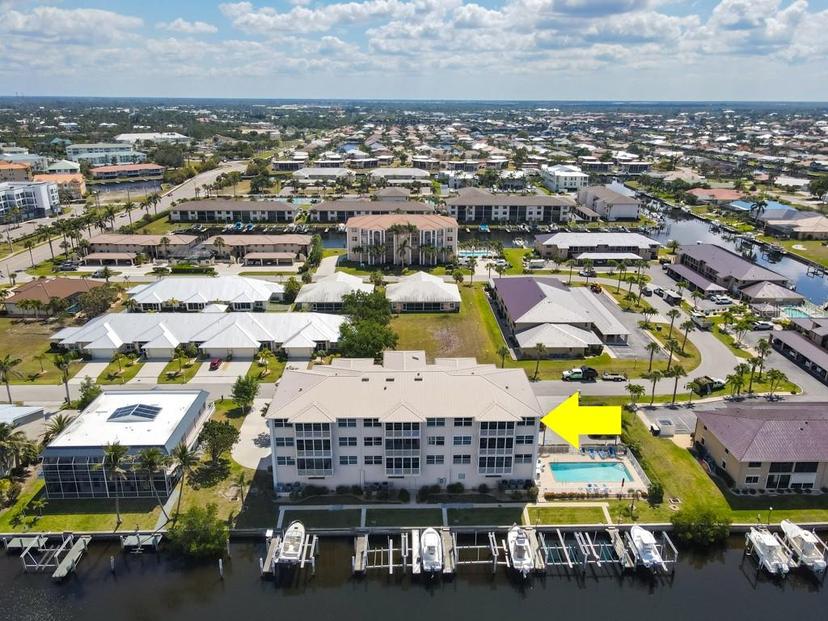 Picture of 268 Lewis Circle Unit 141, Punta Gorda FL 33950