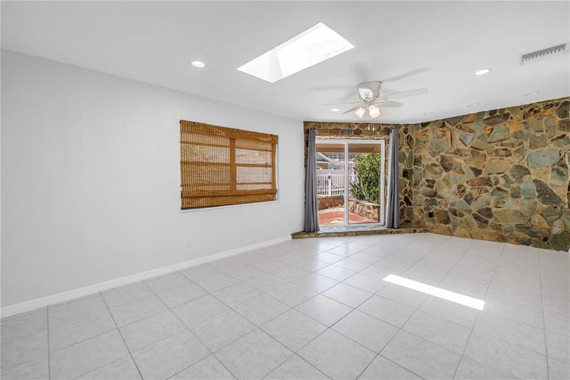 Picture of 2800 Gulf Blvd Unit Unit 1A, Belleair Beach FL 33786