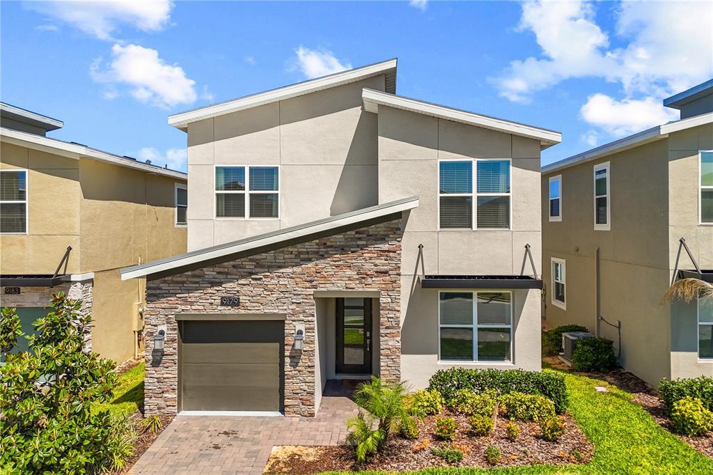 Picture of 9179 Sommerset Hills Drive, Davenport, FL 33896
