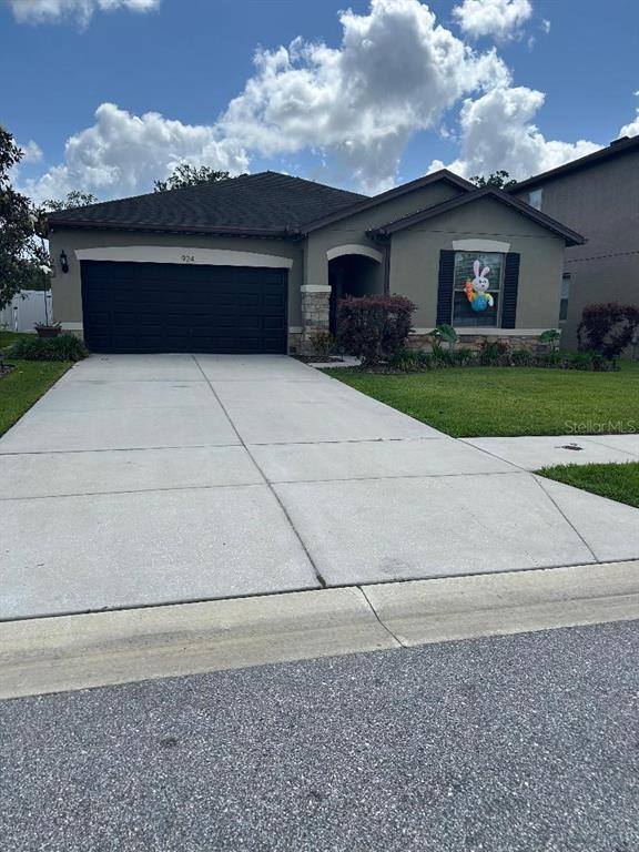 Picture of 924 Scarlet Plume Lane, Brooksville FL 34604