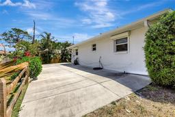 Picture of 519 Bayview Avenue, Osprey, FL 34229