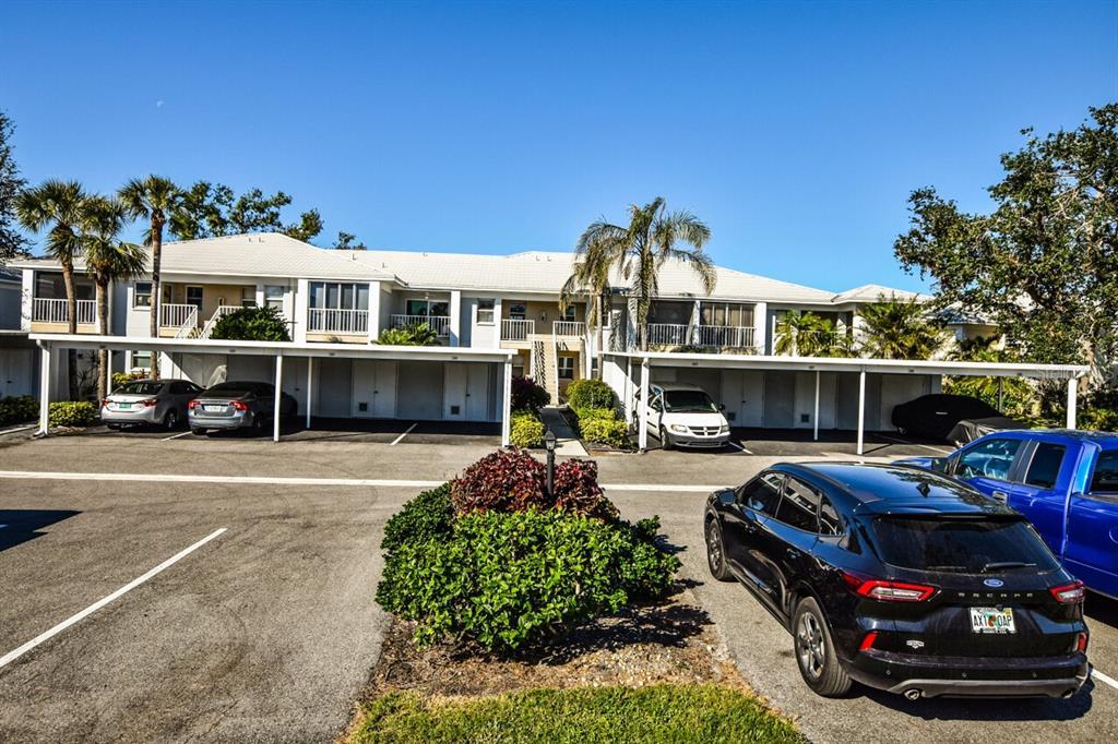 Picture of 427 Cerromar Lane Unit 356, Venice, FL 34293