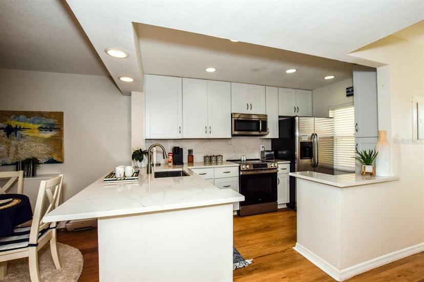 Picture of 427 Cerromar Lane Unit 356, Venice FL 34293