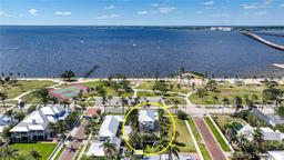 Picture of 509 W Retta Esplanade, Punta Gorda, FL 33950