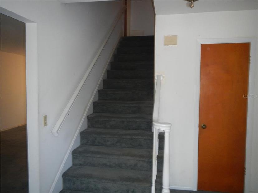 Picture of 14614 Lake Magdalene Circle, Tampa FL 33613
