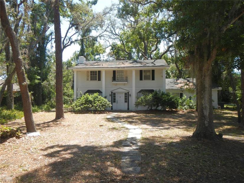 Picture of 14614 Lake Magdalene Circle, Tampa FL 33613