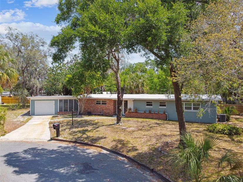Picture of 422 Dunedin Circle, Temple Terrace FL 33617