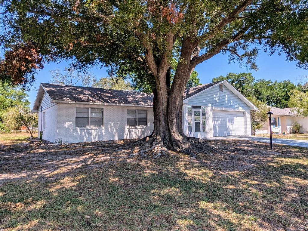 Picture of 32 Cedar Drive, Davenport, FL 33837
