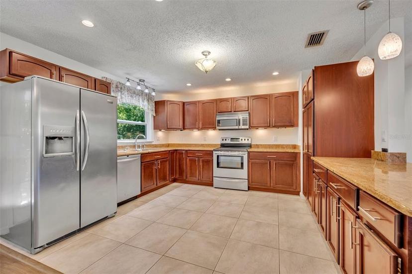Picture of 275 W 4Th Street, Chuluota FL 32766