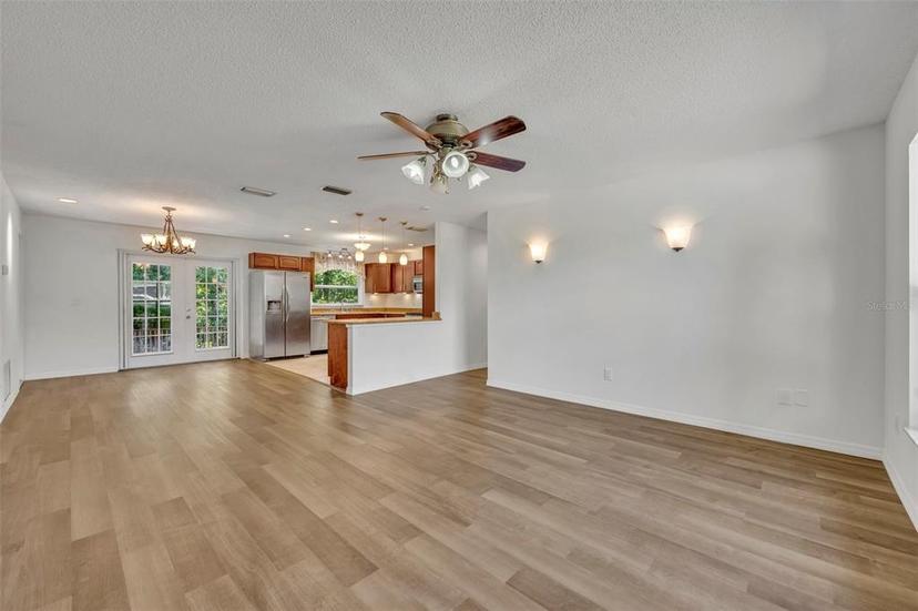Picture of 275 W 4Th Street, Chuluota FL 32766
