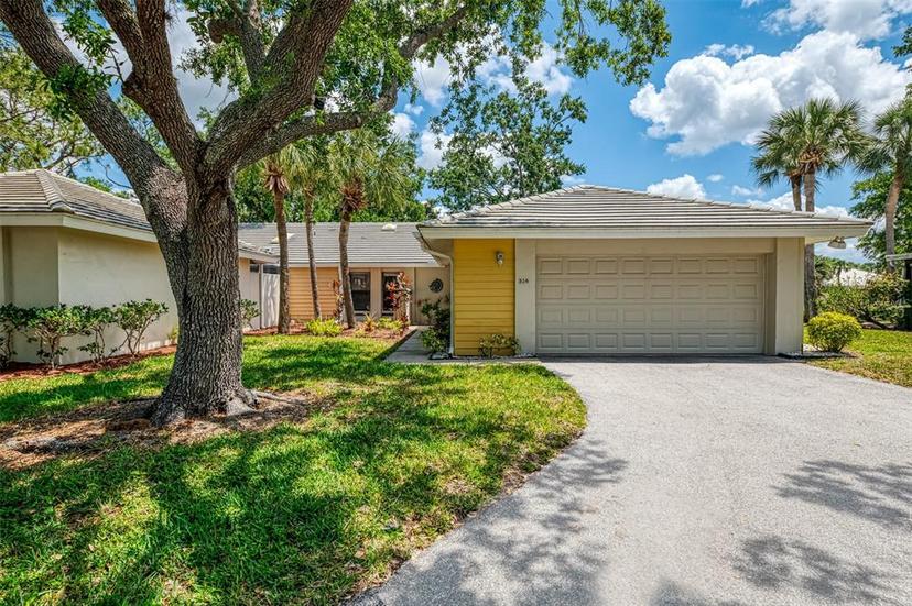 Picture of 314 Pembroke Lane Unit 189, Venice FL 34293