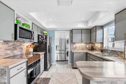 Picture of 7111 13Th Street E, Sarasota, FL 34243