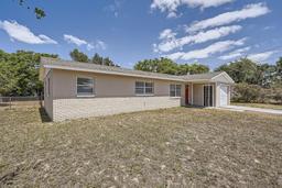 Picture of 1602 Sheffield Road, Leesburg, FL 34748