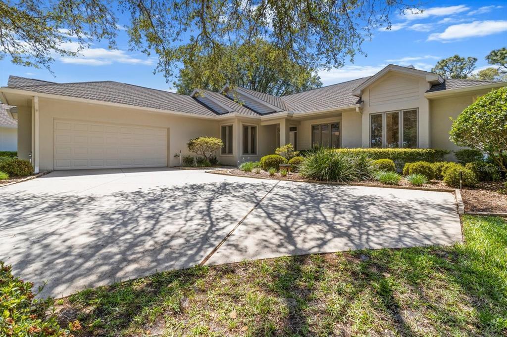 Picture of 3230 N Pinelake Village Point, Lecanto, FL 34461