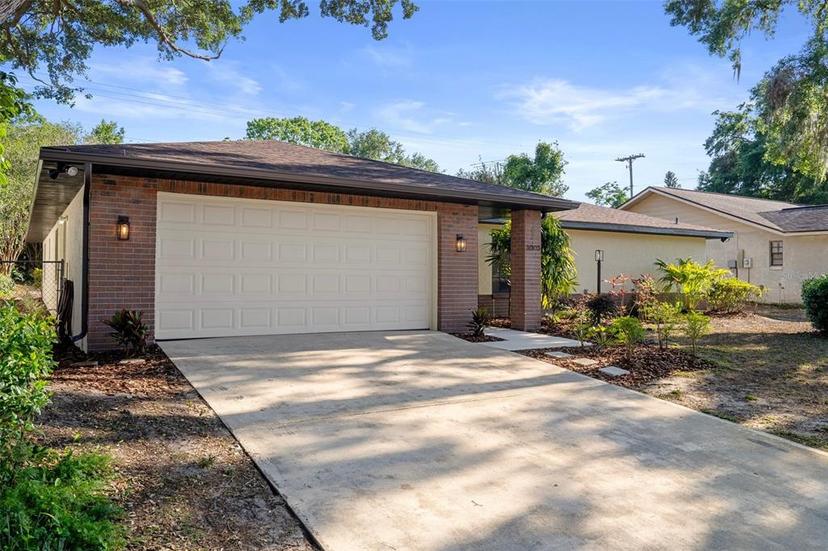 Picture of 1003 Riflecrest Avenue, Valrico FL 33594