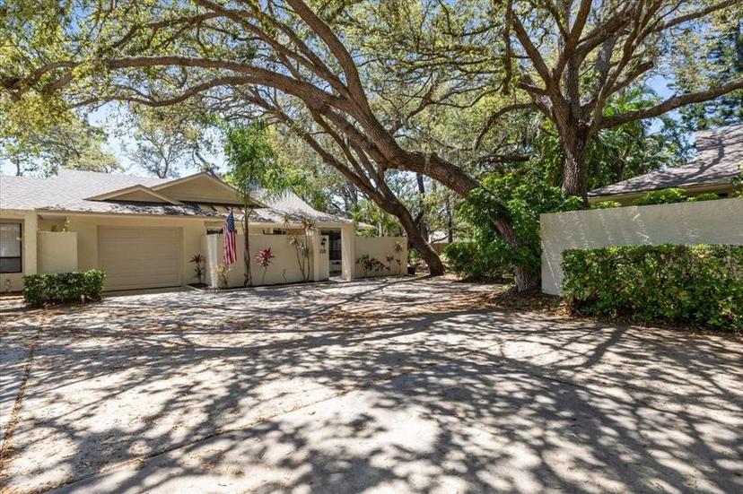 Picture of 110 Parkside Colony Drive, Tarpon Springs FL 34689