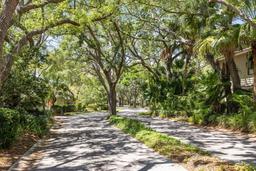 Picture of 110 Parkside Colony Drive, Tarpon Springs, FL 34689