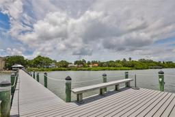 Picture of 2802 Old Bayshore Way, Tampa, FL 33611