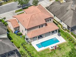 Picture of 7927 Hampton Lake Drive, Tampa, FL 33647